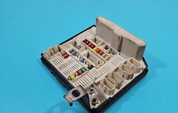 Renault Megane II Central body control module 8200481866 IMPRK1418379