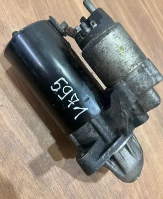 BMW 5 E60 E61 Starter motor 7796892 0001115046