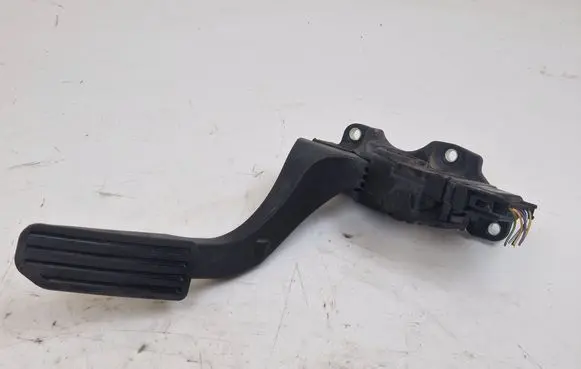 Land Rover Freelander 2 - LR2 Accelerator throttle pedal 7G9N9F836HB 6PV01083427
