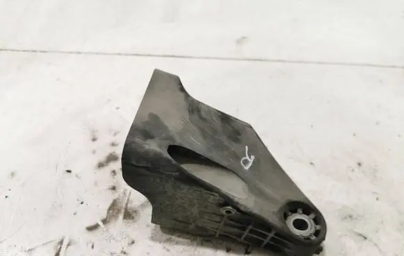 Mercedes-Benz E W213 Engine mounting bracket