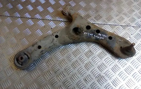 Toyota Avensis Verso Front lower control arm/wishbone