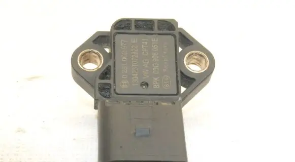 Volkswagen PASSAT B7 Air pressure sensor 03G906051E 0281002977 130423T072822