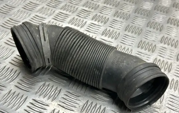 Volkswagen Touran I Air intake hose/pipe 1K0129684L