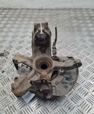Volkswagen Golf IV Front wheel hub