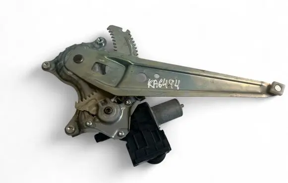 Toyota Camry VIII XV70 Rear door window regulator motor 8571033290