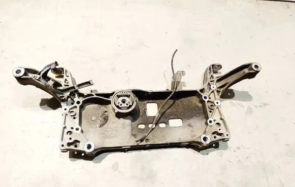 Volkswagen PASSAT B7 Front subframe
