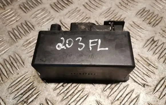 Mercedes-Benz C W203 Glow plug pre-heat relay 0255452832 A0255452832