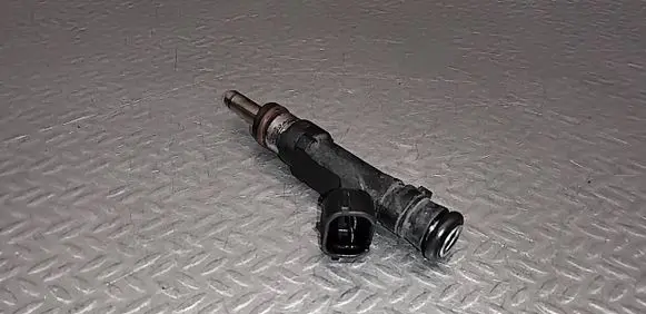 Audi A6 S6 C6 4F Fuel injector 0280158053 06E133551
