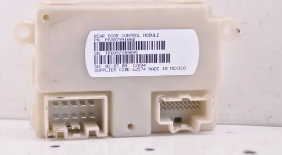 Chrysler Town & Country V Door control unit/module P68079910AB