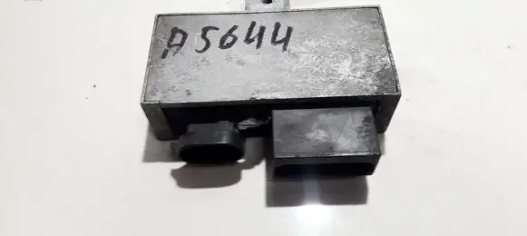 Renault Megane I Glow plug pre-heat relay 7700100703