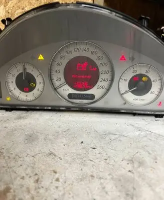 Mercedes-Benz E W211 Speedometer (instrument cluster)