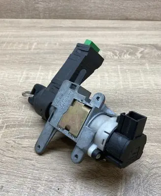 Volvo V70 Ignition lock 8626324 8673073