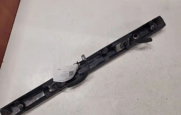 KIA Sorento Trunk door license plate light bar 925003E5