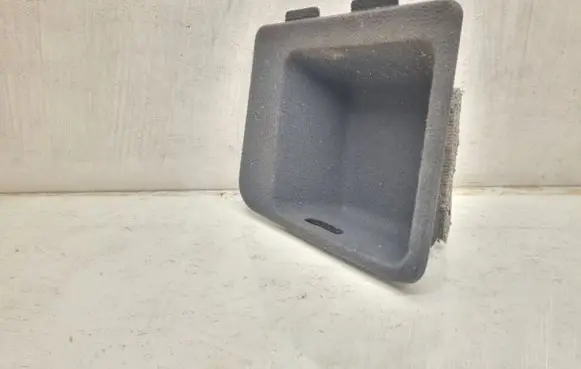 Trunk/boot lower side trim panel