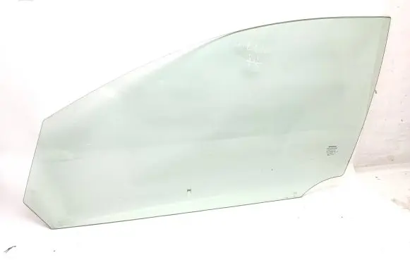 Volvo V50 Front door window glass four-door 43R001106 DOT57M53AS2 E000186