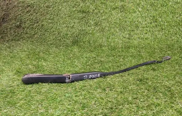 Opel Astra G Front wiper blade arm 90559553