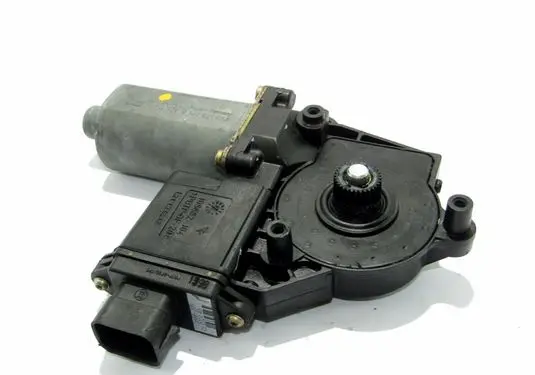 Mitsubishi Carisma Front door window regulator motor 105682104