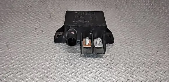 Mercedes-Benz E W211 Charging relay A0025426419 0332002167