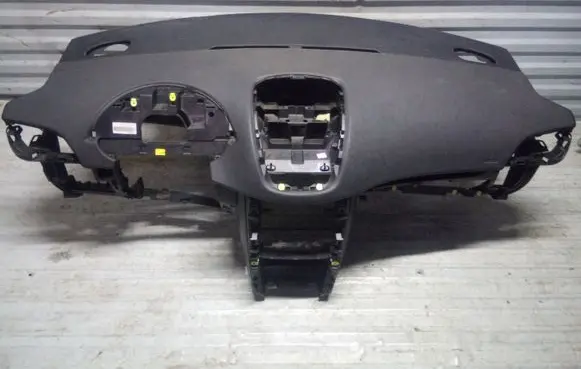 Peugeot 207 Dashboard 9650086677