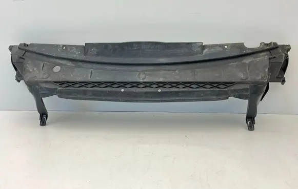 Volvo XC70 Front bumper skid plate/under tray 09484049