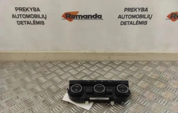 Volkswagen Tiguan Climate control unit 1K8907044BE