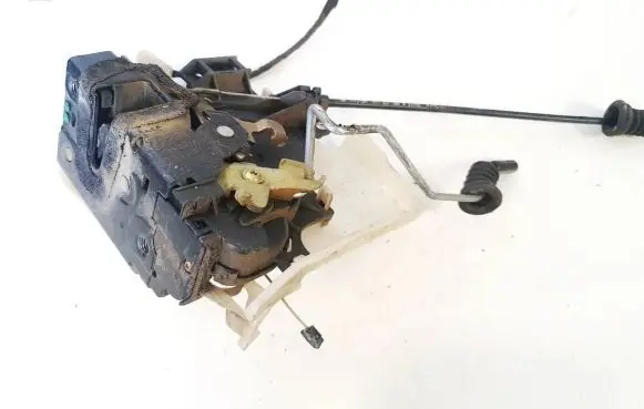 Volkswagen Polo Front door lock 6q4837085a