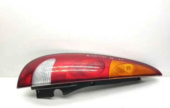 Nissan Almera Tino Rear/tail lights