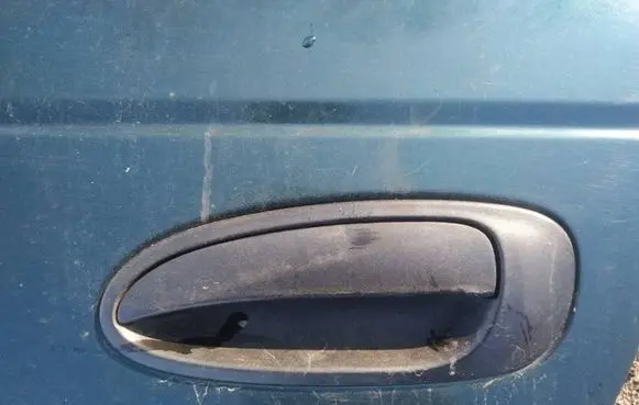 Toyota Avensis T220 Front door exterior handle