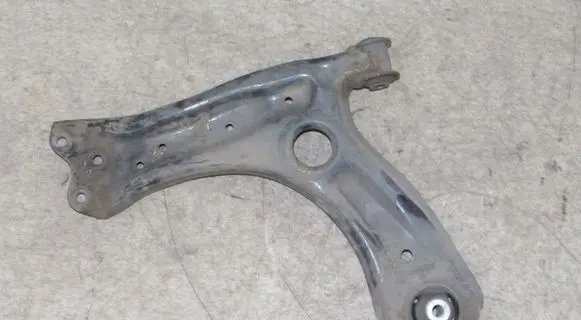 Seat Toledo IV (NH) Front lower control arm/wishbone 6R0407151F