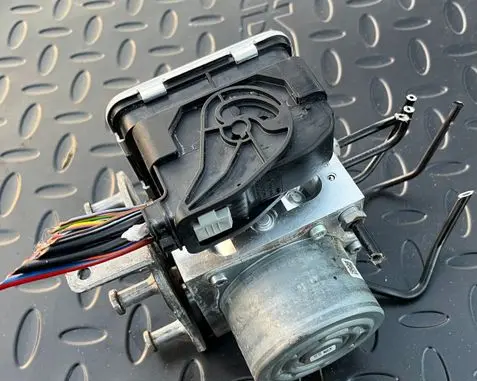 Mercedes-Benz C AMG W205 ABS Pump A2539011600 A2534313900 2539011600