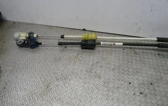 Opel Insignia A Gear shift cable bracket 