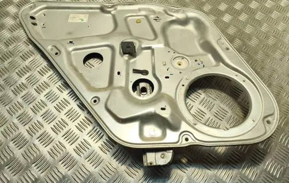 Hyundai Sonata Rear window lifting mechanism without motor 2600500 AET0453 L2L2