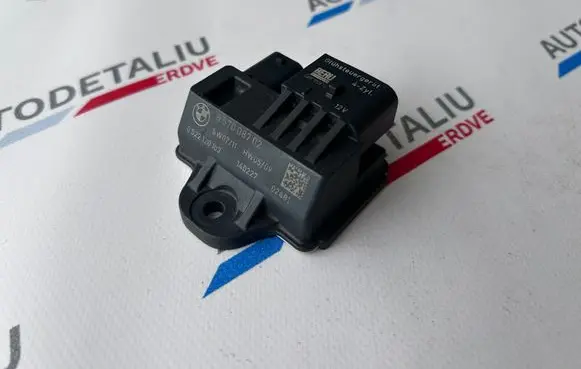 BMW 3 F30 F35 F31 Glow plug pre-heat relay 8570087 0522120103