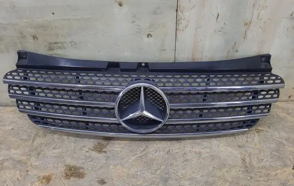 Mercedes-Benz Vito Viano W639 Front grill A6398800285