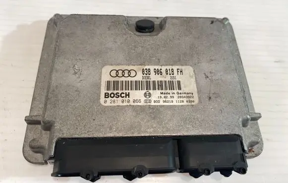 Audi A4 S4 B5 8D Engine control unit/module 038906018FH 0281010066