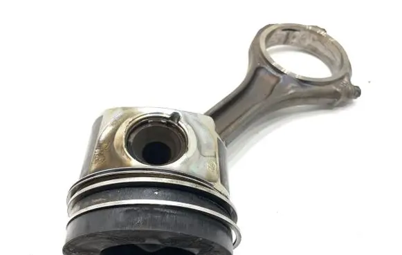 Volkswagen Touareg I Piston with connecting rod 