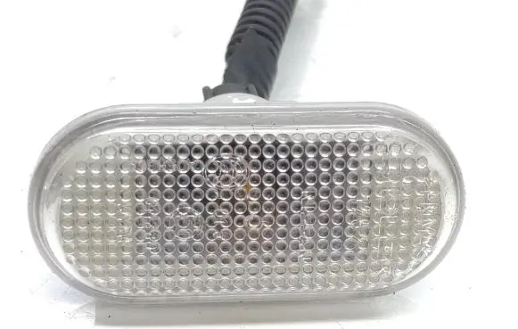 Nissan Qashqai Front fender indicator light 26160AX00A