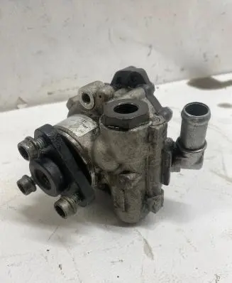 Audi A4 S4 B7 8E 8H Power steering pump S00000522001 7690955131