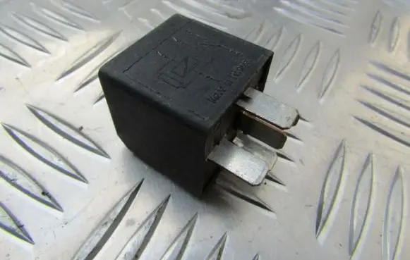 Ford Mondeo MK II Other relay F0AB14B192AA F0AB-14B192-AA