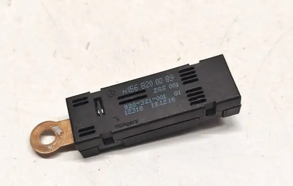 Mercedes-Benz C W205 Aerial antenna amplifier A1568200089 ZG5001 920321001