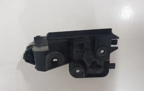 Audi A6 S6 C6 4F Front bumper mounting bracket 4F9807891