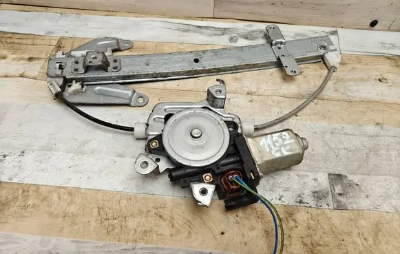 Nissan X-Trail T30 Rear door window regulator with motor 8073189913