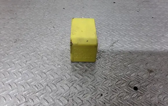 Nissan Primastar Other relay 7700414741