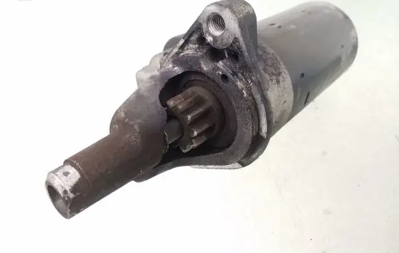 Volkswagen PASSAT B5.5 Starter motor 059911023H 0001109021