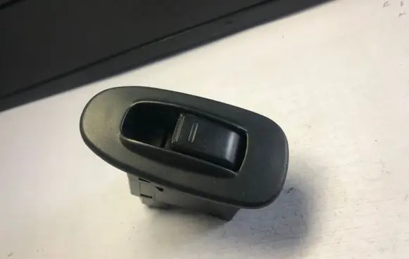 KIA Shuma Electric window control switch 4735101000