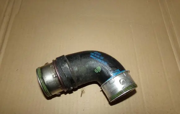 Volkswagen PASSAT B6 Intercooler hose/pipe 1K0145790C