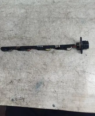 Volkswagen Caddy Fuel injector wires 038971803