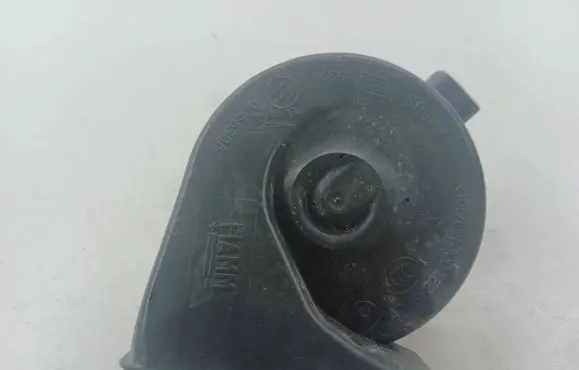 Volkswagen PASSAT B8 Horn signal 300951182
