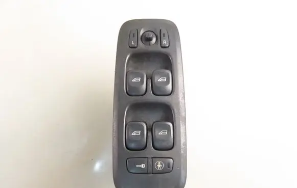 Volvo S60 Electric window control switch 8682949