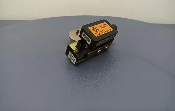 Audi A3 S3 8L ESP acceleration yaw rate sensor 1J0907657B